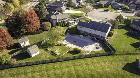 View/Area - 19332 Emerald Ct, Mokena, IL 60448 photo 3 of 7