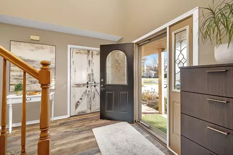 Entry Way - 19332 Emerald Ct, Mokena, IL 60448 photo 1 of 2