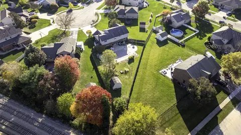 View/Area - 19332 Emerald Ct, Mokena, IL 60448 photo 4 of 7