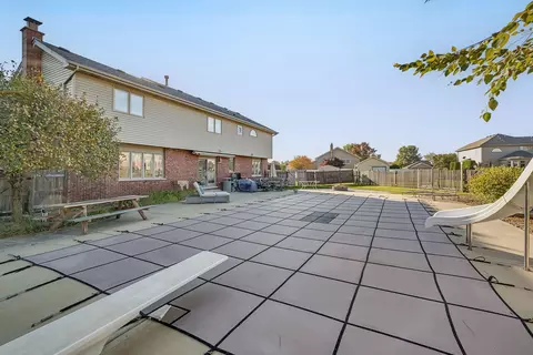 Exterior - 19332 Emerald Ct, Mokena, IL 60448 photo 4 of 9