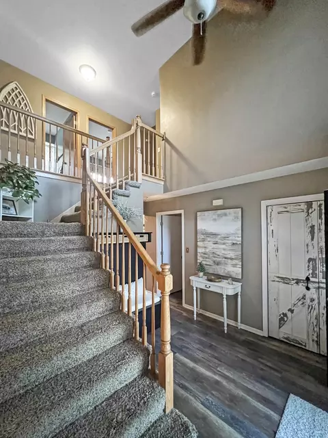 Entry Way - 19332 Emerald Ct, Mokena, IL 60448 photo 2 of 2