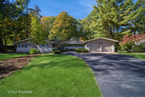 73 Cumberland Dr, Lincolnshire, IL 60069