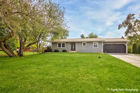 209 Cass St, Spring Grove, IL 60081