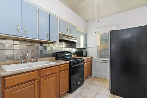 Kitchen - 620 Raymond St, Elgin, IL 60120 photo 2 of 2