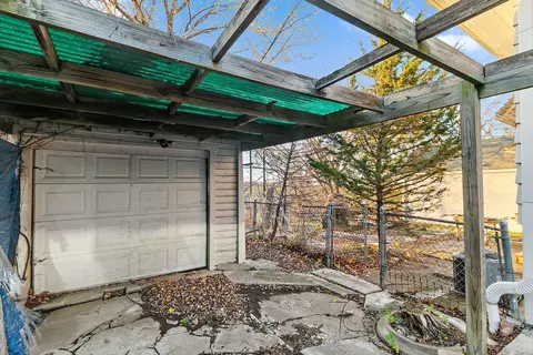 Exterior - 620 Raymond St, Elgin, IL 60120 photo 8 of 8