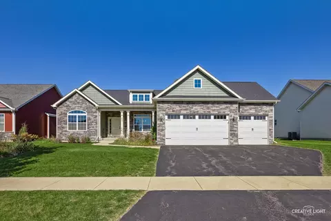 849 Coventry Cir N, Sycamore, IL 60178