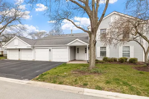 35 Plymouth Ct #201, Naperville, IL 60565