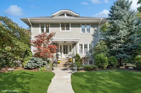 402 Iowa St, Oak Park, IL 60302