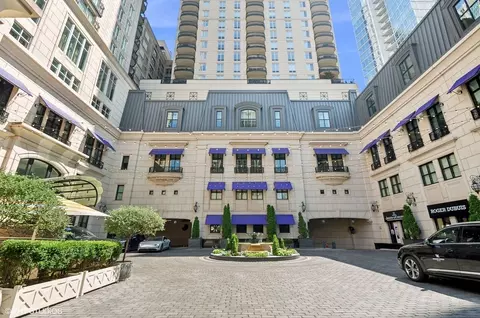 11 E Walton St #4001, Chicago, IL 60611