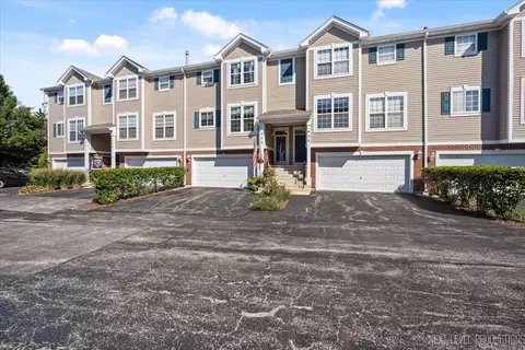624 Declaration Ln, Aurora, IL 60502 photo 1