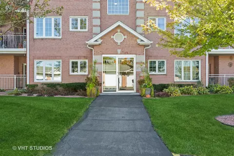 11555 Settlers Pond Way #2B, Orland Park, IL 60467