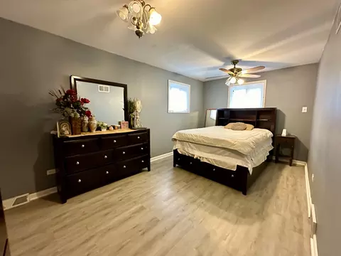 Bedroom - 14616 Turner Ave, Midlothian, IL 60445 photo 1 of 3
