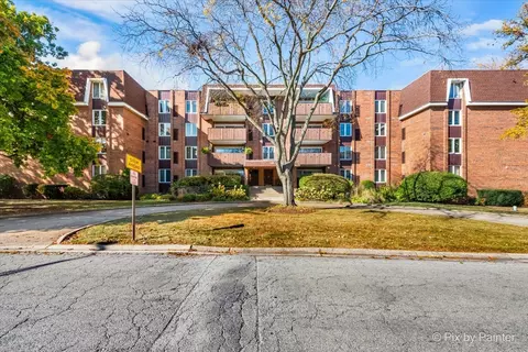 120 S Spruce Ave #202A, Wood Dale, IL 60191