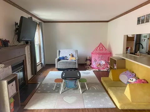 Living - 1750 Charles Ave, Algonquin, IL 60102 photo 2 of 2