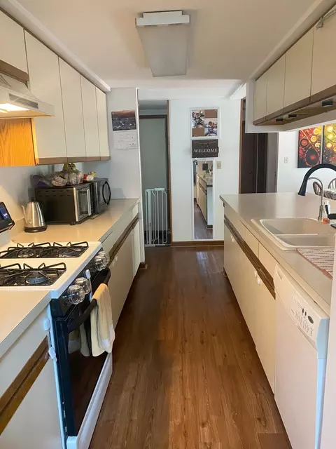 Kitchen - 1750 Charles Ave, Algonquin, IL 60102 photo 1 of 1