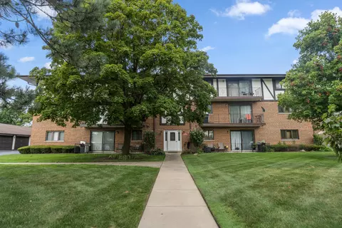10985 S 84th Ave #2A, Palos Hills, IL 60465