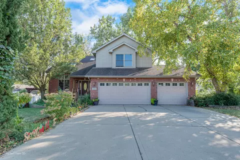 5119 Chippewa Ct, Oak Forest, IL 60452