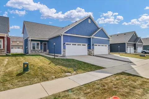 3409 Boulder Ridge Dr, Champaign, IL 61822