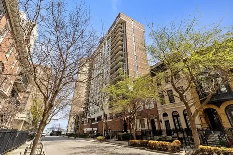 71 E Division St #1505, Chicago, IL 60610