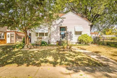 2815 Ridgeway Ave, Rockford, IL 61101