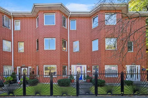 1813 W Granville Ave, Chicago, IL 60660