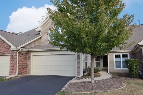 712 Clover Hill Ct, Elk Grove Village, IL 60007