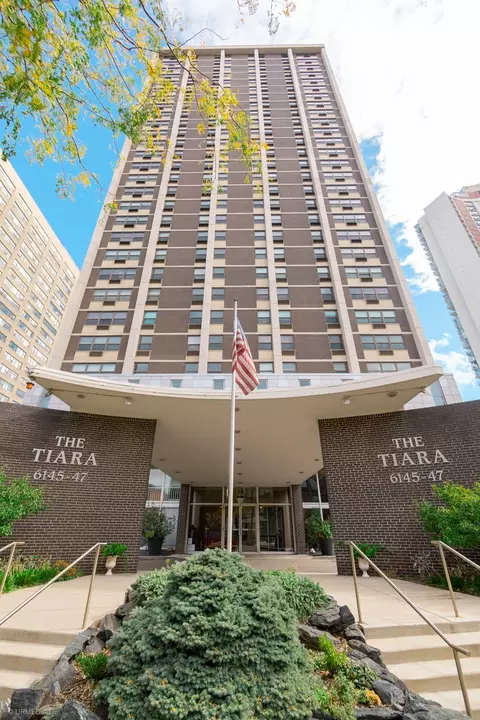 6145 N Sheridan Rd #12C, Chicago, IL 60660