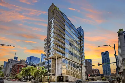 201 W Grand Ave #PH8, Chicago, IL 60654