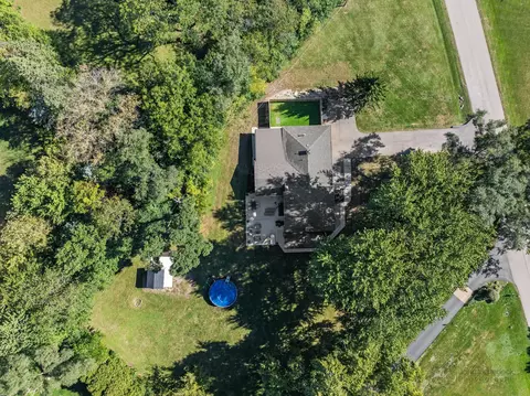 127 Howe Ter, Barrington, IL 60010