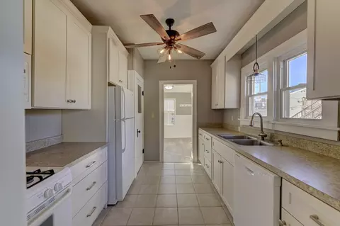 Kitchen - 14 E 31st Pl, Steger, IL 60475 photo 2 of 2