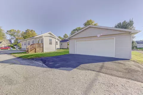 Exterior - 14 E 31st Pl, Steger, IL 60475 photo 4 of 5