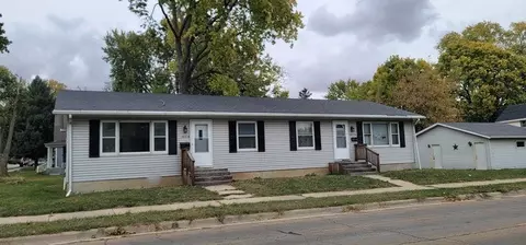 202 9th Ave # A, Sterling, IL 61081