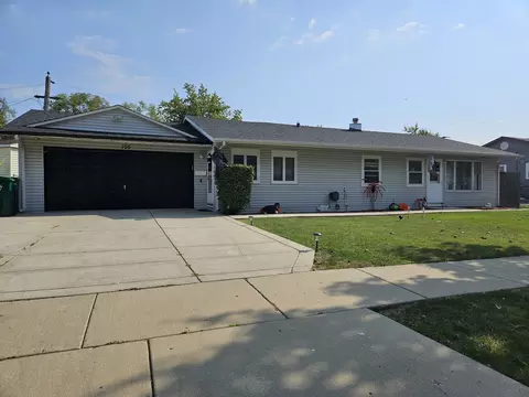 105 S Maxon Ln, Streamwood, IL 60107