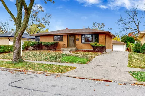 740 W Beach Dr, Addison, IL 60101