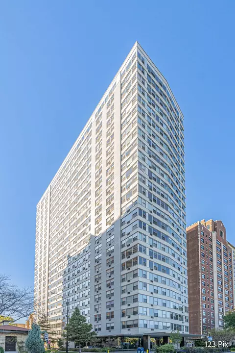 3900 N Lake Shore Dr #6J, Chicago, IL 60613