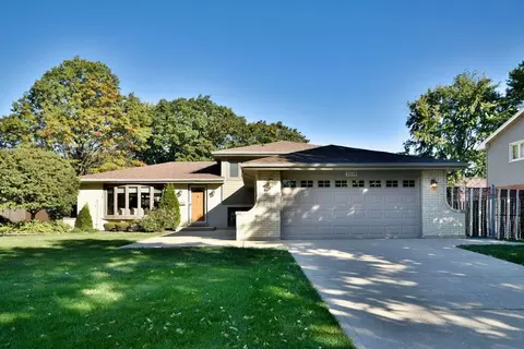 1518 Claremont Dr, Darien, IL 60561