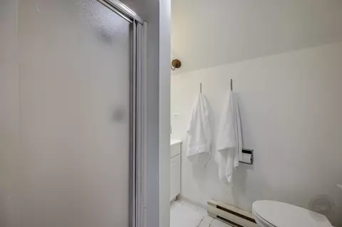 Bath - 6447 Sinclair Ave, Berwyn, IL 60402 photo 3 of 3