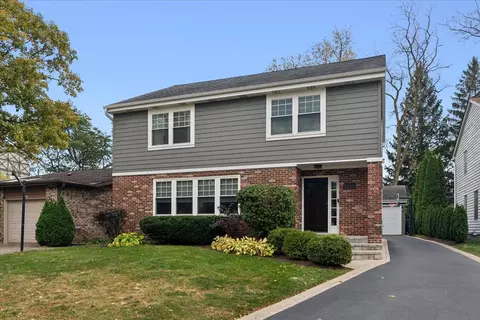 1034 Devonshire Ct, Highland Park, IL 60035