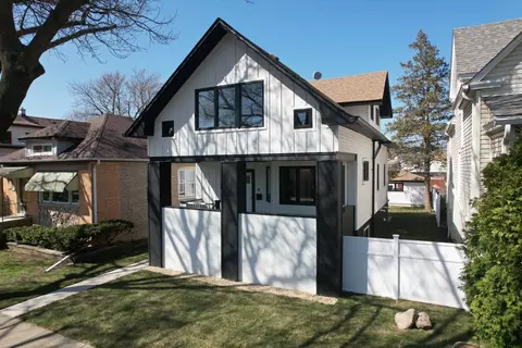 5818 W Dakin St, Chicago, IL 60634
