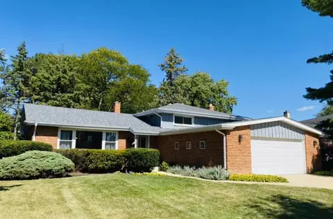 510 E Valley Ln, Arlington Heights, IL 60004