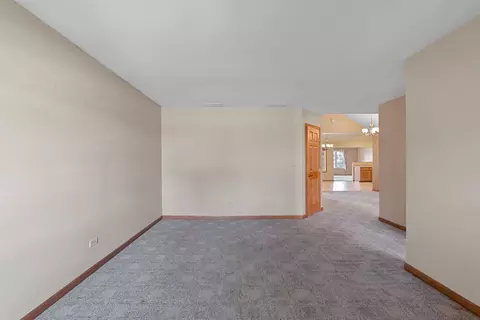 Living - 1397 Heritage Dr, Morris, IL 60450 photo 1 of 4