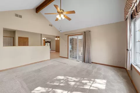 Living - 1397 Heritage Dr, Morris, IL 60450 photo 3 of 4