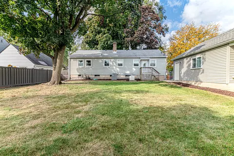 Exterior - 1033 S Wolf Rd, Des Plaines, IL 60016 photo 5 of 5