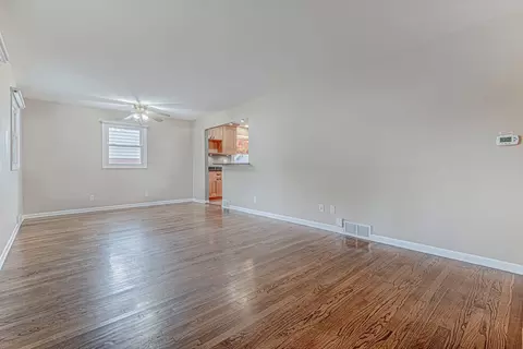 Living - 1033 S Wolf Rd, Des Plaines, IL 60016 photo 2 of 3
