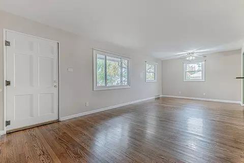 Living - 1033 S Wolf Rd, Des Plaines, IL 60016 photo 1 of 3