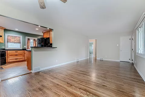 Living - 1033 S Wolf Rd, Des Plaines, IL 60016 photo 3 of 3