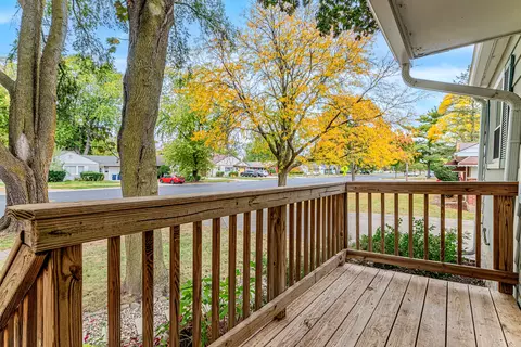 Exterior - 1033 S Wolf Rd, Des Plaines, IL 60016 photo 2 of 5