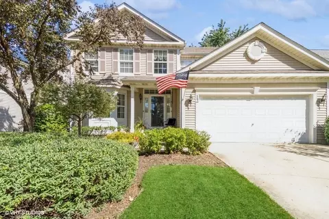 12 Trail Ridge Ct, Streamwood, IL 60107
