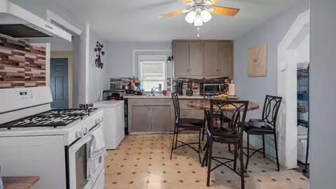 Kitchen - 1257 S 7th Ave, Kankakee, IL 60901 photo 3 of 7