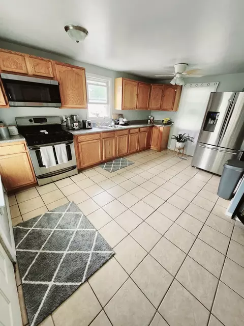 Kitchen - 1257 S 7th Ave, Kankakee, IL 60901 photo 1 of 7